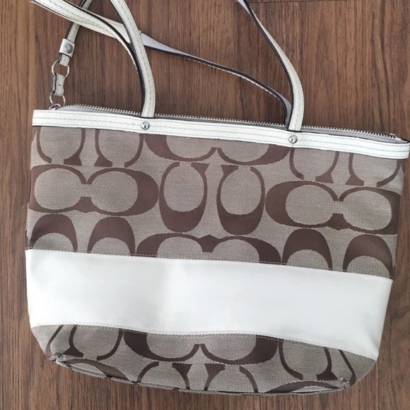 Authentic Coach Handbag - Picture 1 of 2